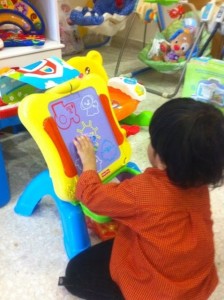 Fisher price magnetic easel - kyle